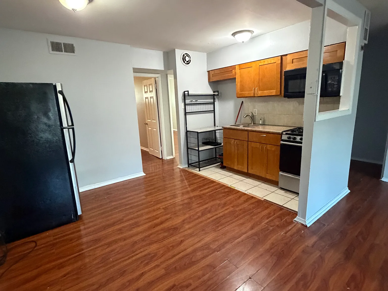 2 bed, $1,400 — Photo 2