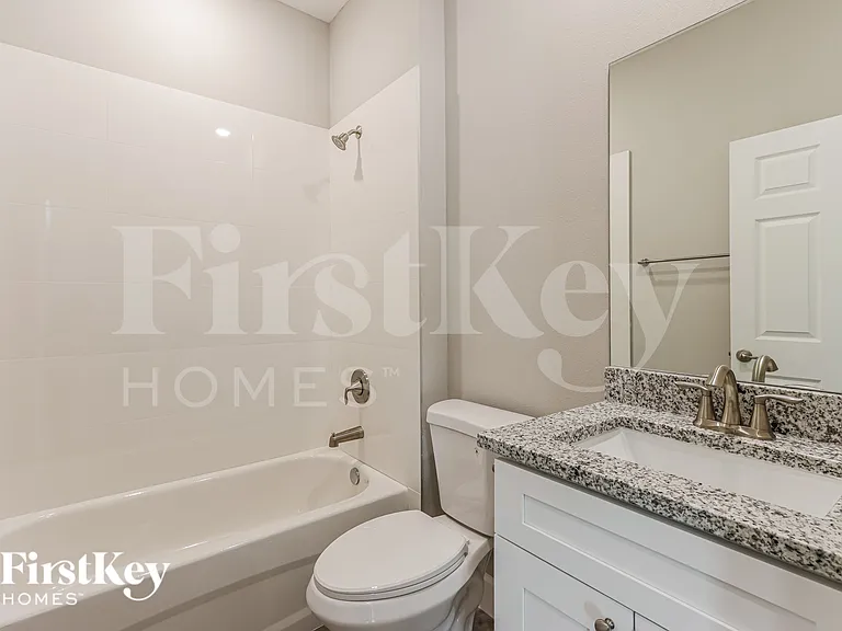 514 Warwick St SE — Photo 16