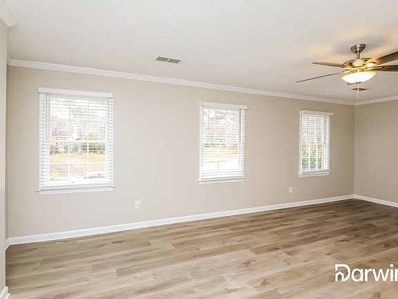4th image of 6447 Bennington Dr