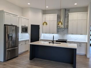 912 Waylon Dr, West Richland, WA