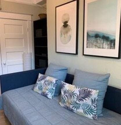 3rd image of 1010 1/2 10th St APT 1