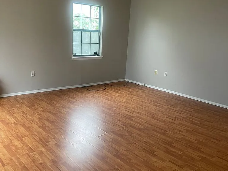 207 Channing Dr — Photo 6
