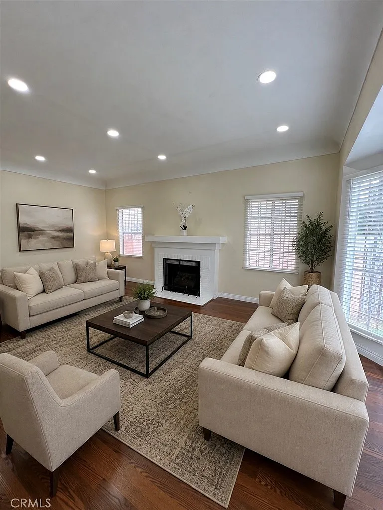 2 bed, 1260 sqft, $3,200 — Photo 4