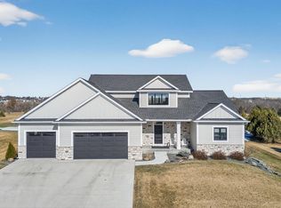 1730 8th St SE, Pine Island, MN 55963