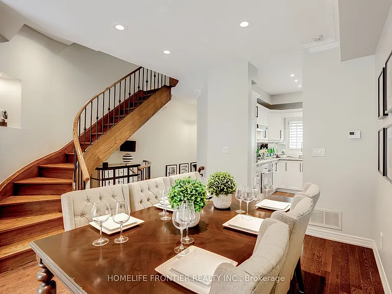 22 Balmoral Ave #4 — Photo 15