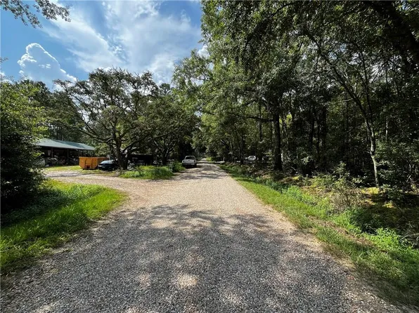 4 Trap St, Abita Springs, LA 70420