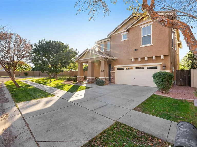 3437 E Mesquite St — Photo 3
