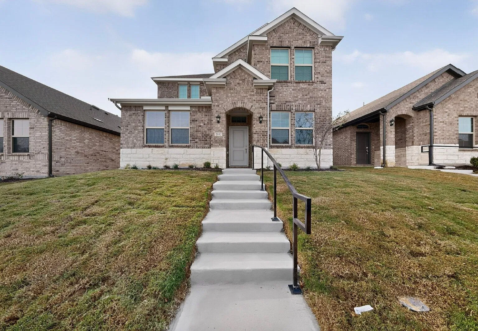 4 bed, 3.0 bath, 2287 sqft, $2,495 — Photo 1