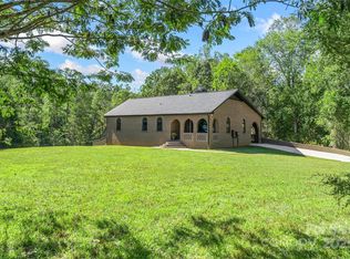 2107 Saint James Church Rd, Newton, NC 28658