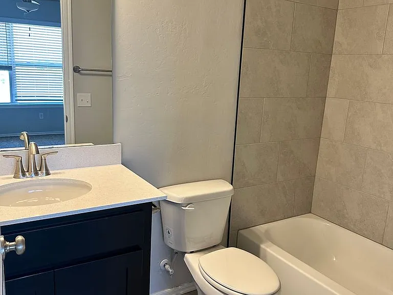 230 SW 34th St #1213 — Photo 7