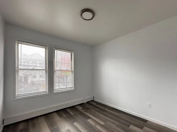 164 Seaview Avenue image 5 of 6