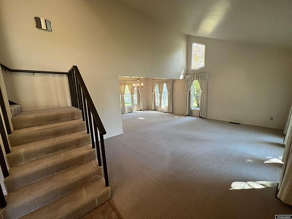 3rd image of 1534 Gannett Dr