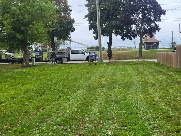 260 Christina St S, Sarnia, ON N7T 2N3