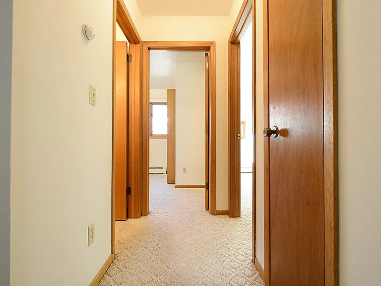 Condo Style 2 bedroom Apartment in SE Minot — Photo 17