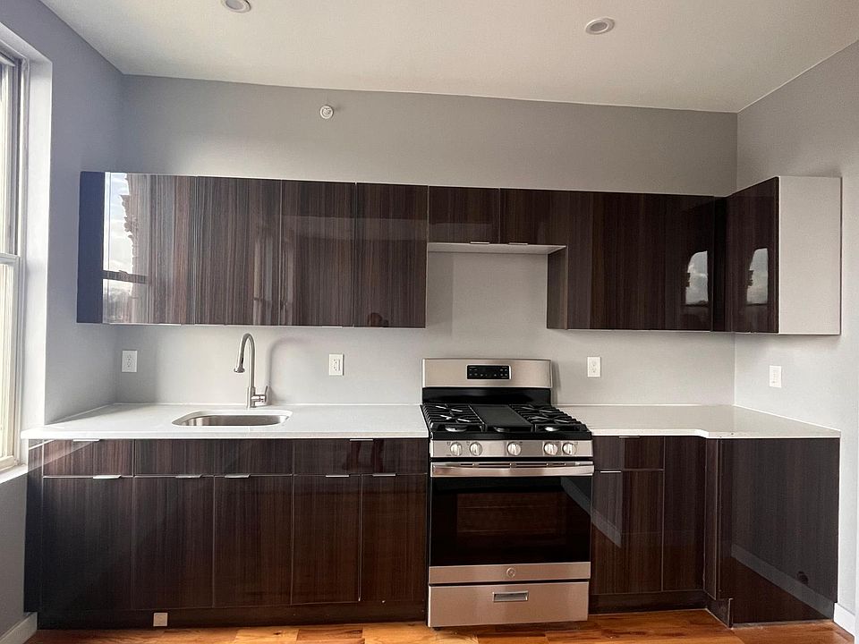 1st image of 585 Central Ave #401