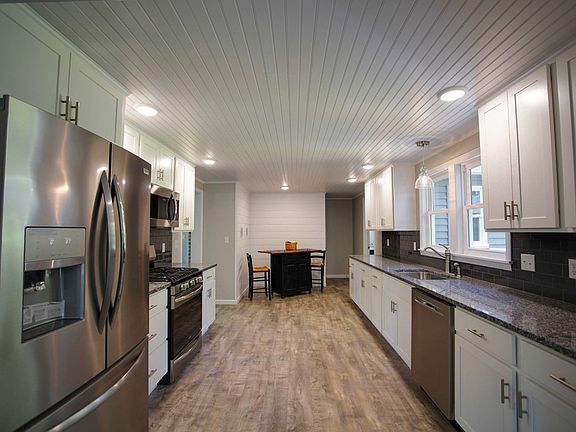 5th image of 3 Calkins Ln