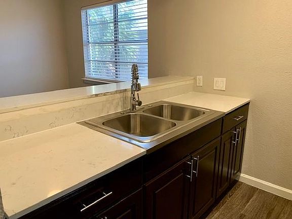 3rd image of 4314 Gillis St APT 201