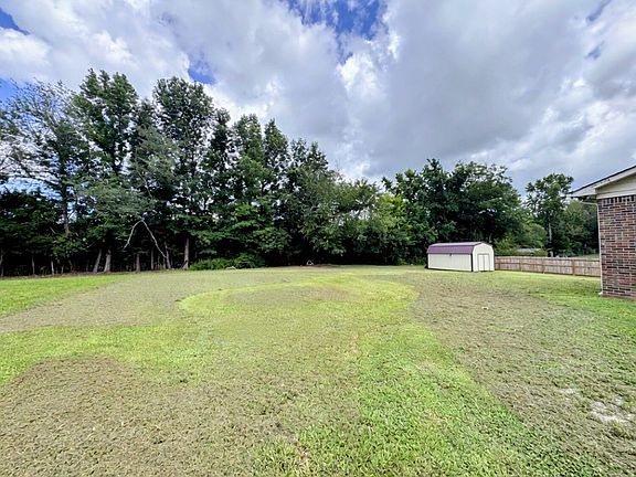 5th image of 15 Harper Dr