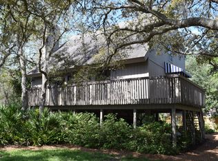 9822 132nd St, Seminole, FL 33776