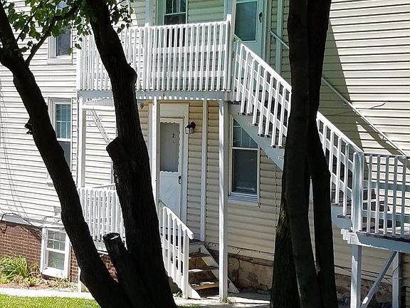 well maintained exterior with off street parking