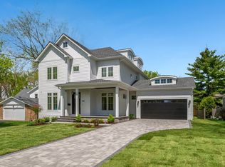 2438 Pomona Ln, Wilmette, IL 60091