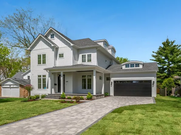 2438 Pomona Ln, Wilmette, IL 60091