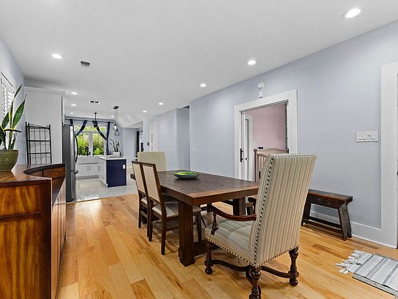 4th image of 211 W NORWOOD CT