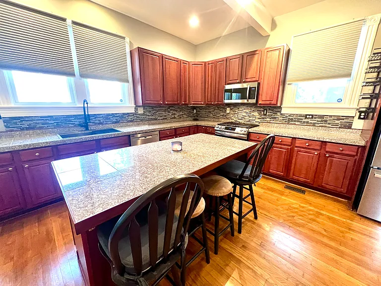 1522 Barron St — Photo 12