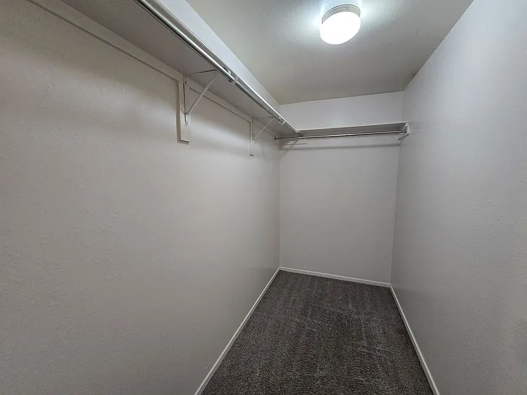 2416 Kenneth Dr — Photo 10