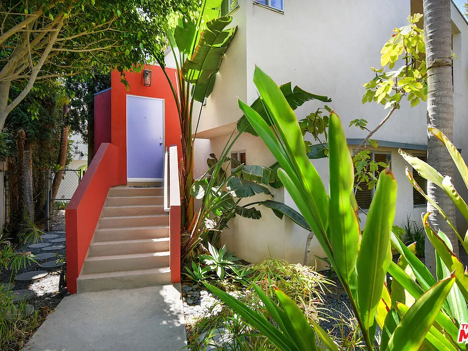 656 Angelus Pl