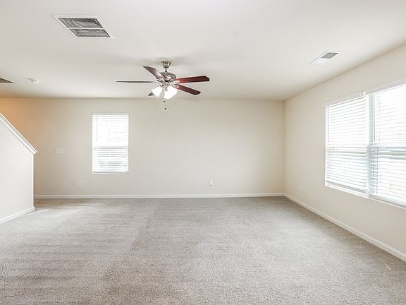 5th image of 302 Freeman Cir