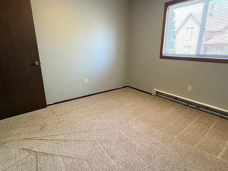 Allan Avenue Apartments — Photo 13