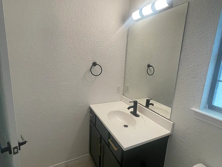 1808 Pearce Ct — Photo 11