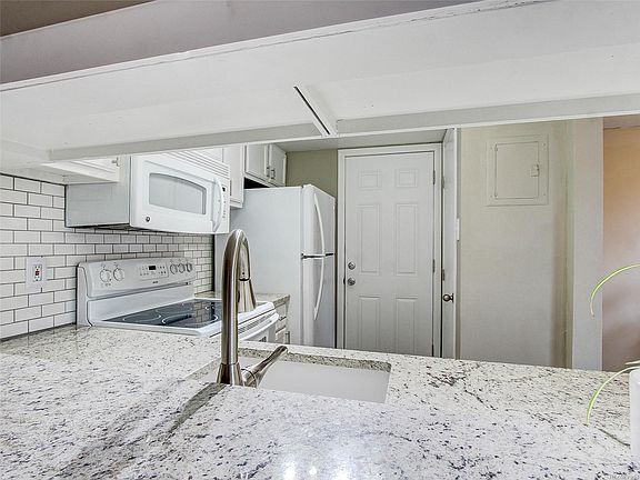 5th image of 1250 S Monaco Street Pkwy APT 27