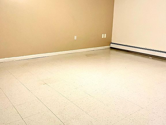 5th image of 3284 Griswold Ave #4