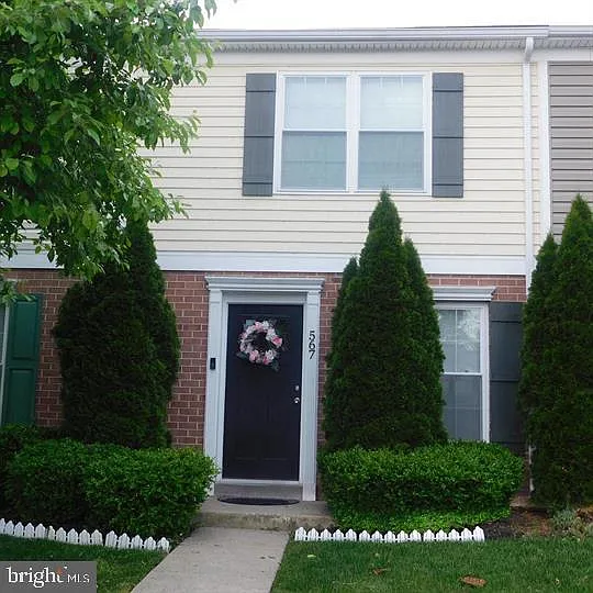 567 Lancaster Pl #567