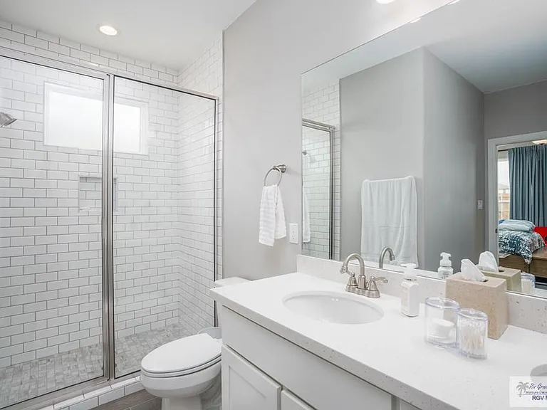 2168 Grove Ln — Photo 17