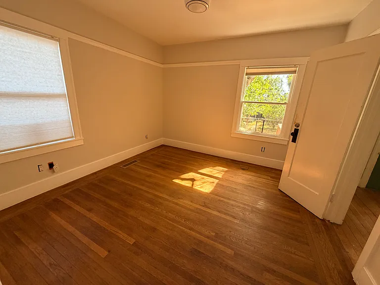 3551 Lyon Ave — Photo 8