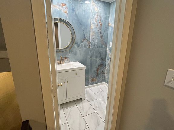5th image of 145 Saint Julien St