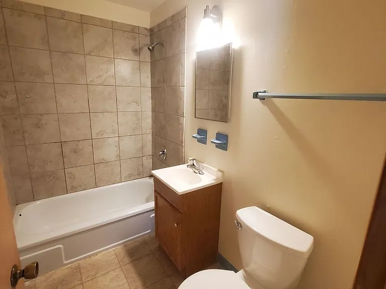 1851 N Oakland Ave (18 Unit) — Photo 8