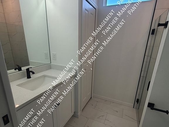 4th image of 1147 Edgerton Ave #1147