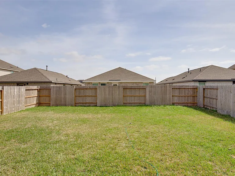 10915 Tawny Rdg — Photo 33