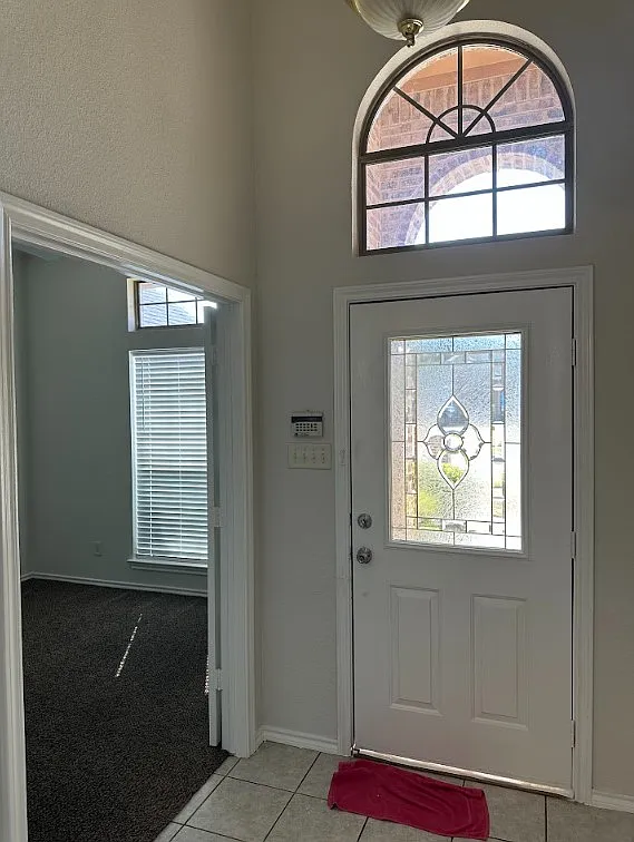 4 bed, 2130 sqft, $2,500 — Photo 2