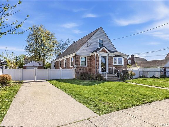 3rd image of 132 Wardwell Road