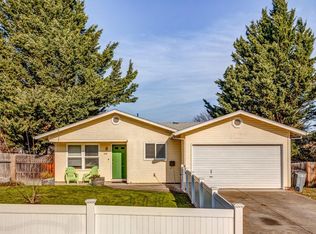 160 School House Rd, Talent, OR 97540