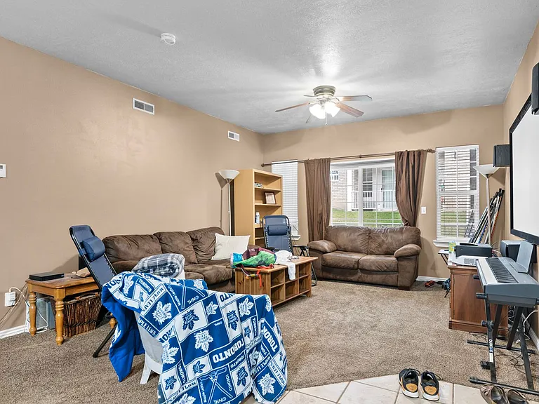 437 N Belmont Pl #160 — Photo 5