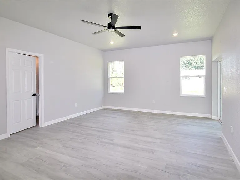 4000 Garienda Ave — Photo 20