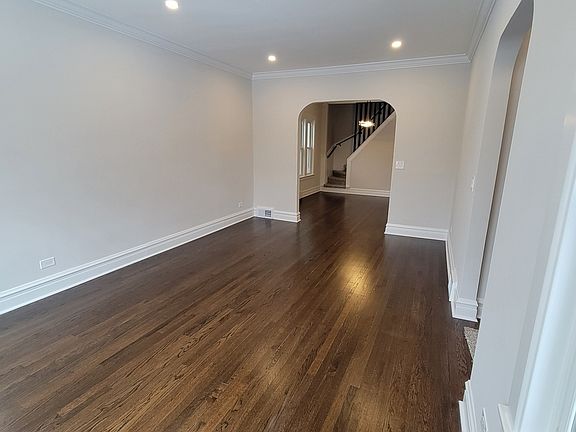 2nd image of 6035 W Berenice Ave