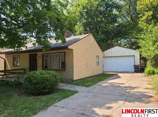 1921 S 52nd St, Lincoln, NE 68506