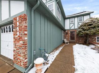 9959 Edelweiss Cir, Merriam, KS 66203